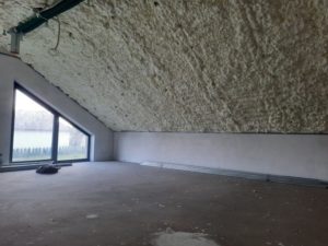 ocieplenie_poddasza_piana_poliuretanowa_w_domu_jednorodzinnym_7