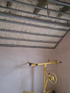 ocieplenie_poddasza_piana_poliuretanowa_w_domu_prywatnym_3 ocieplenie_poddasza_piana_poliuretanowa_w_domu_prywatnym_3