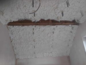 ocieplenie_poddasza_w_domu_prywatnym_piana_poliuretanowa_1 ocieplenie_poddasza_w_domu_prywatnym_piana_poliuretanowa_1
