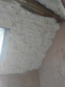 ocieplenie_poddasza_w_domu_prywatnym_piana_poliuretanowa_3 ocieplenie_poddasza_w_domu_prywatnym_piana_poliuretanowa_3